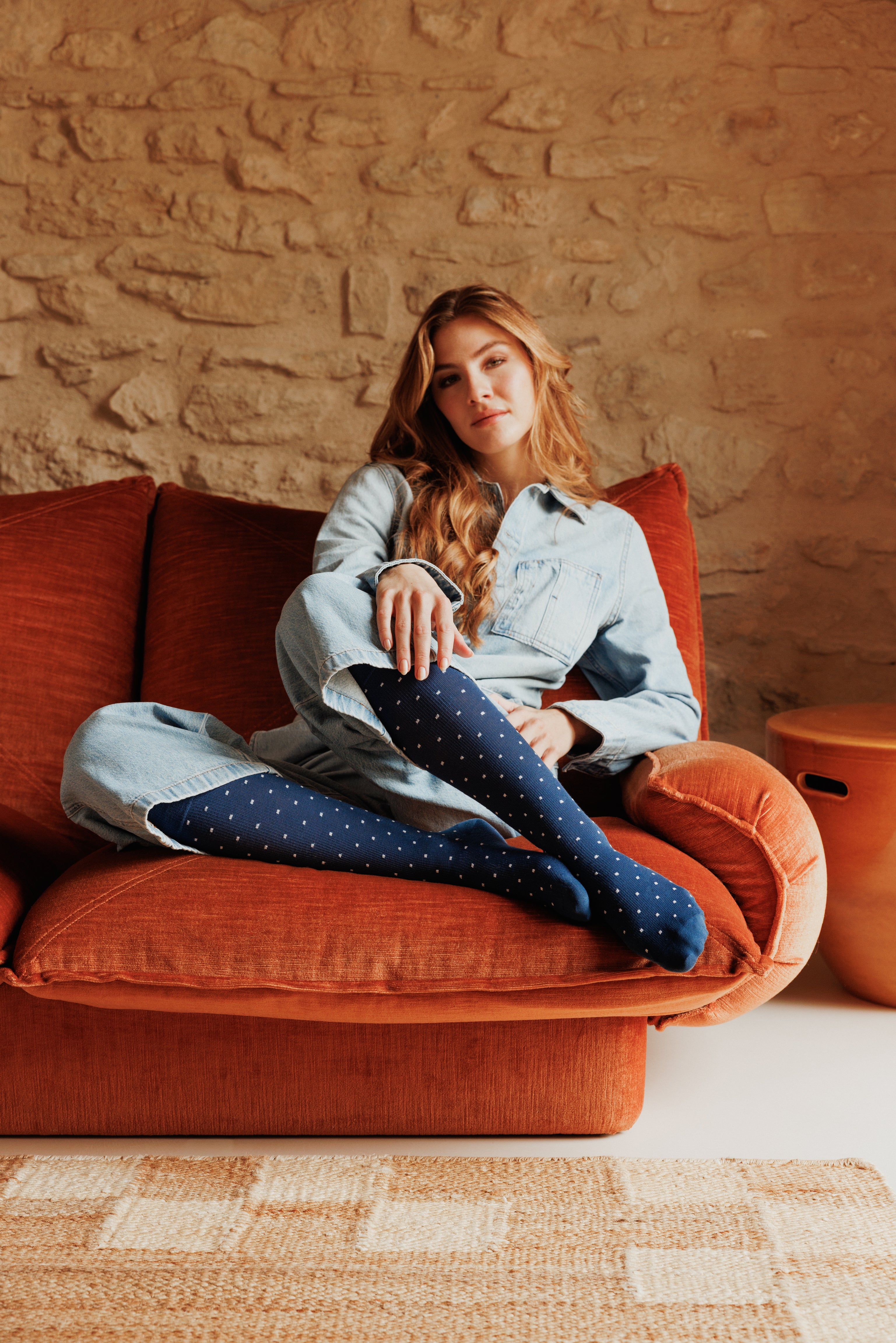 Chaussettes de contention Coton Bio (55%) bleu jean à pois blancs