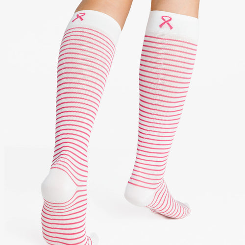 Sigvaris - Chaussettes de contention femme Octobre Rose - Edition limitée - Marinière rose et blanc - Vue arrière