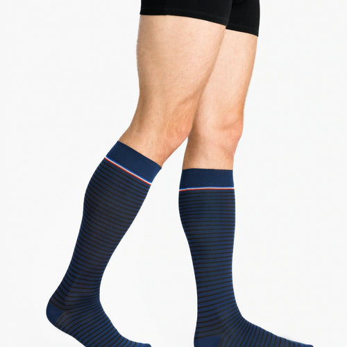 Sigvaris - Chaussettes de contention homme éco-conçues Marinière marine et noir - Vue face