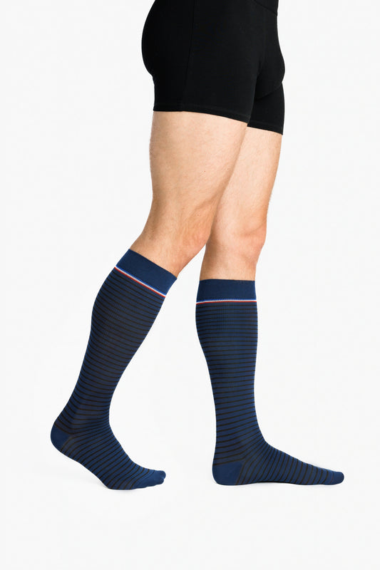 Sigvaris - Chaussettes de contention homme éco-conçues Marinière marine et noir - Vue face